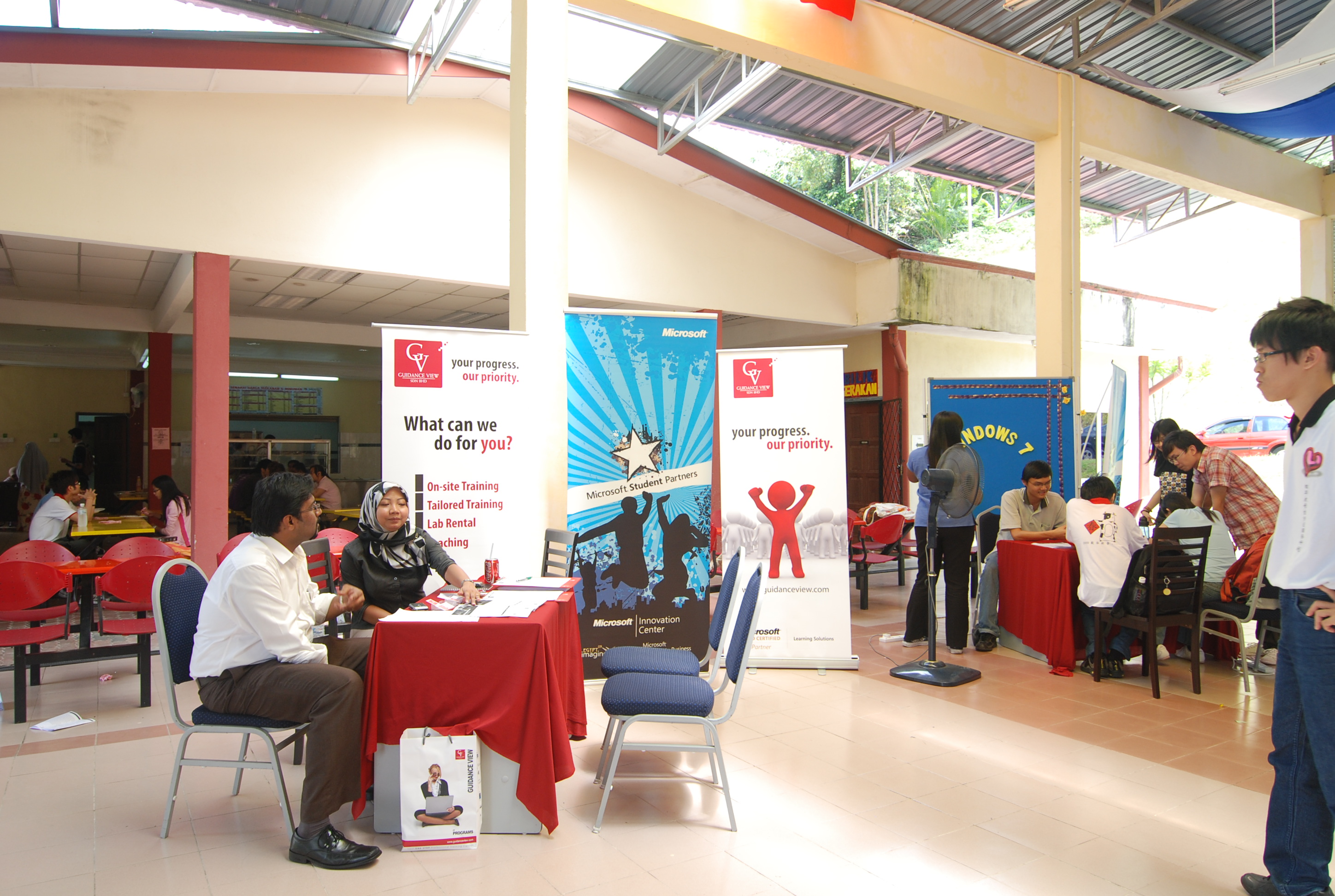 2 Sehari Bersama Microsoft